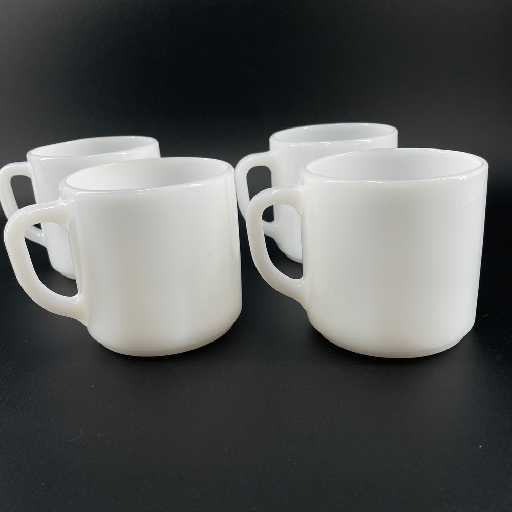 Federal Milk Glass D Handle Coffee Mug Set of 4 Vintage White Heat Proof USA A